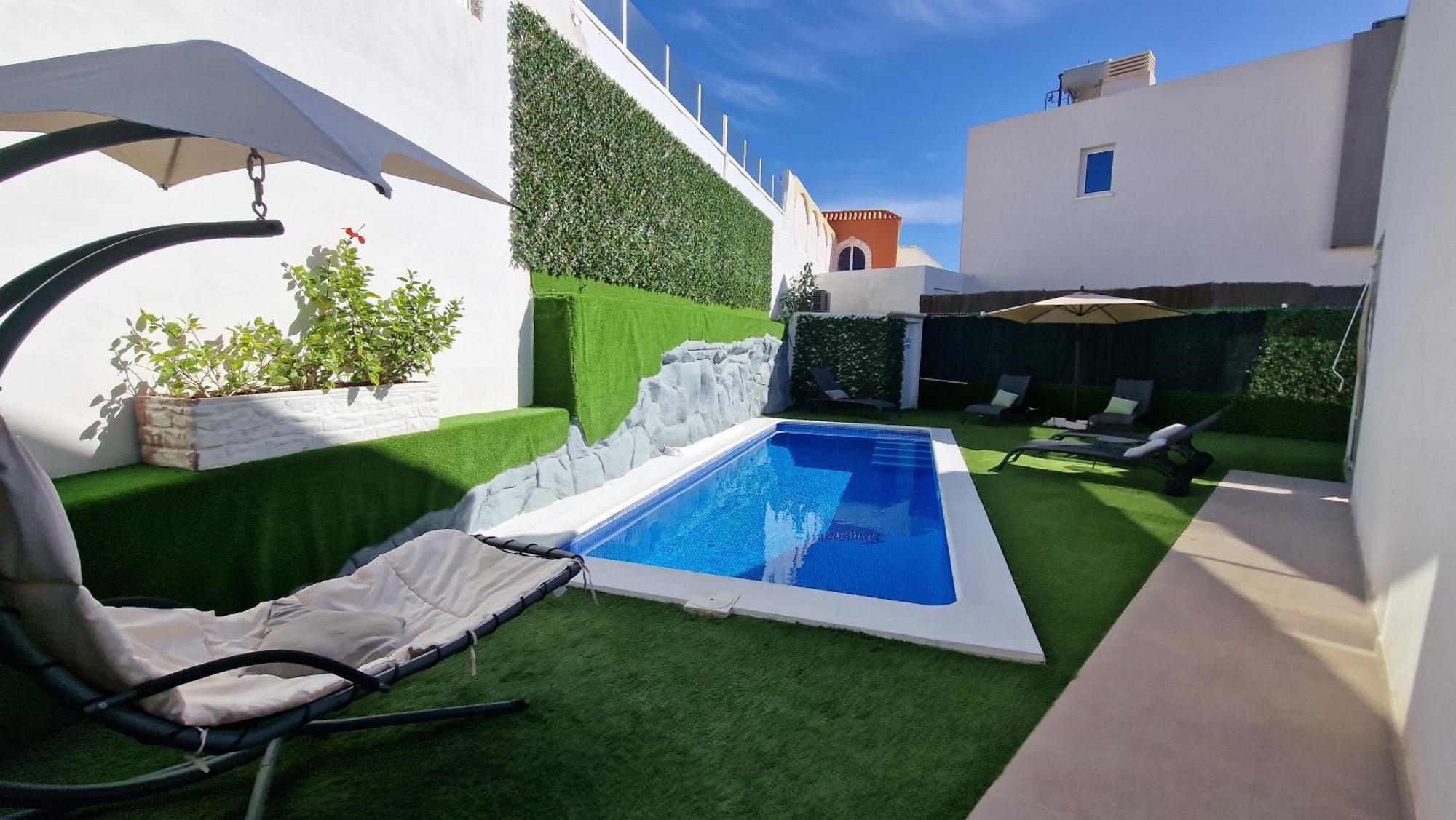 Villa Paraiso-Luxury Villa With Heated Pool アデヘ エクステリア 写真