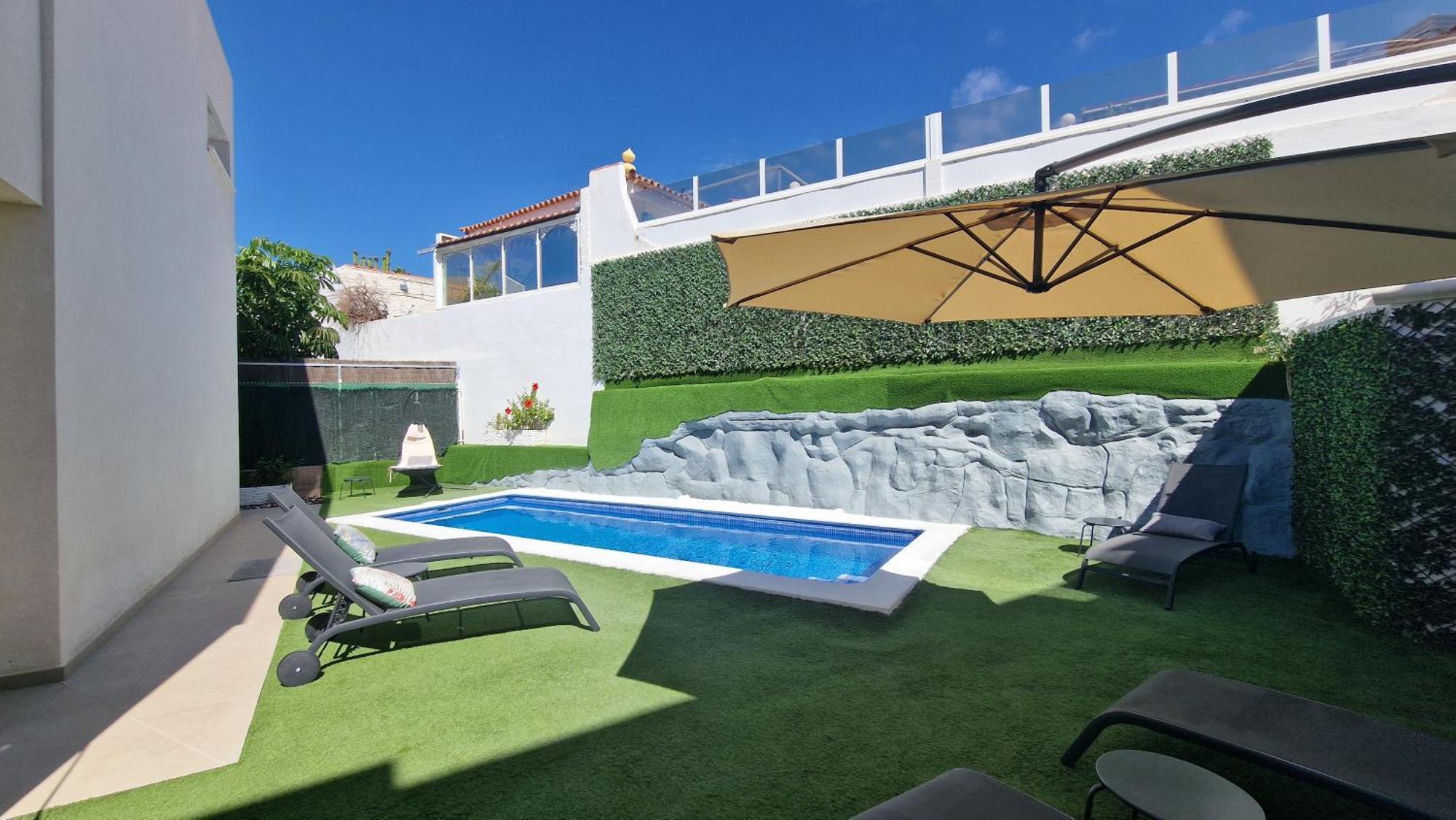 Villa Paraiso-Luxury Villa With Heated Pool アデヘ エクステリア 写真
