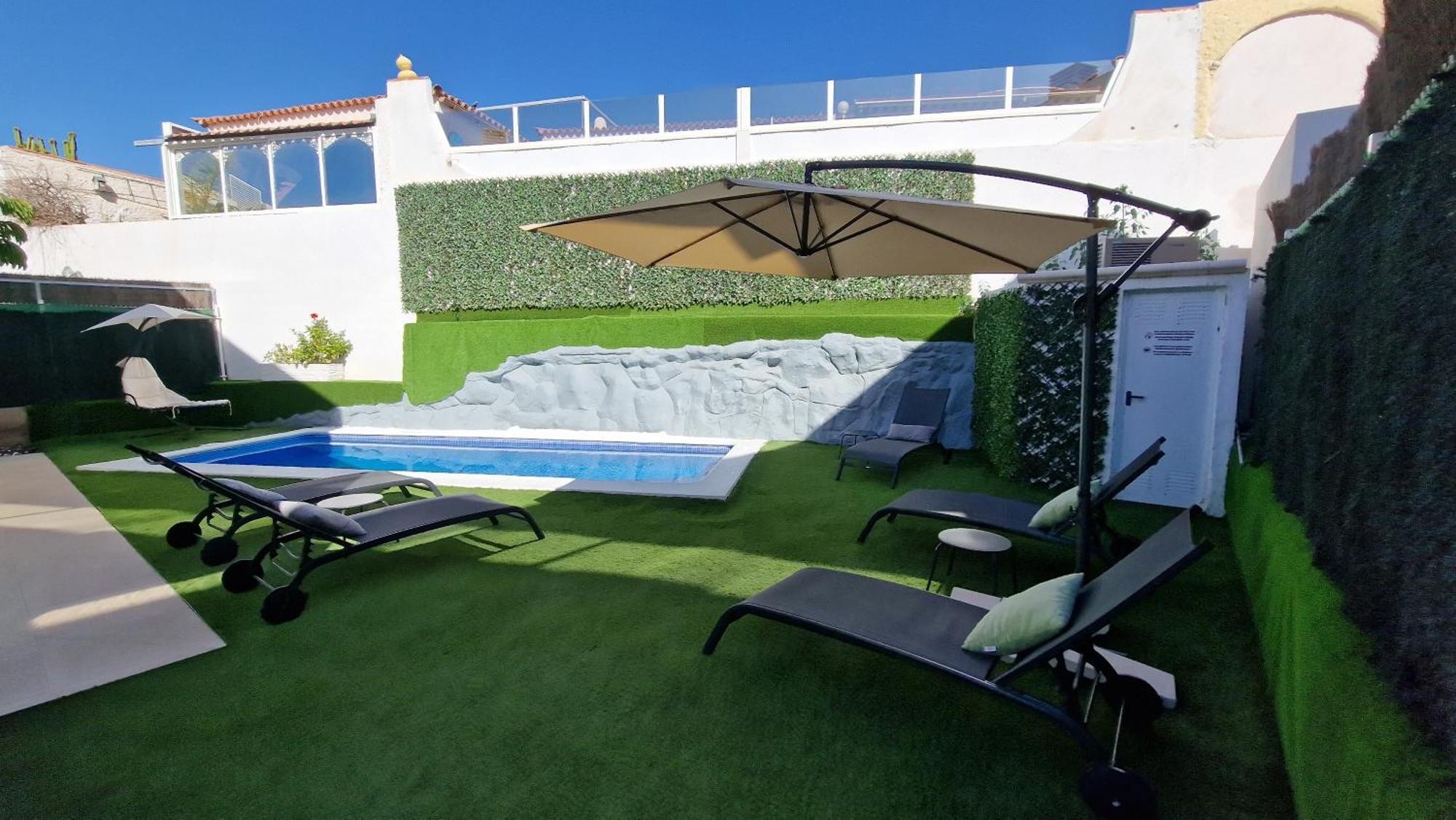 Villa Paraiso-Luxury Villa With Heated Pool アデヘ エクステリア 写真