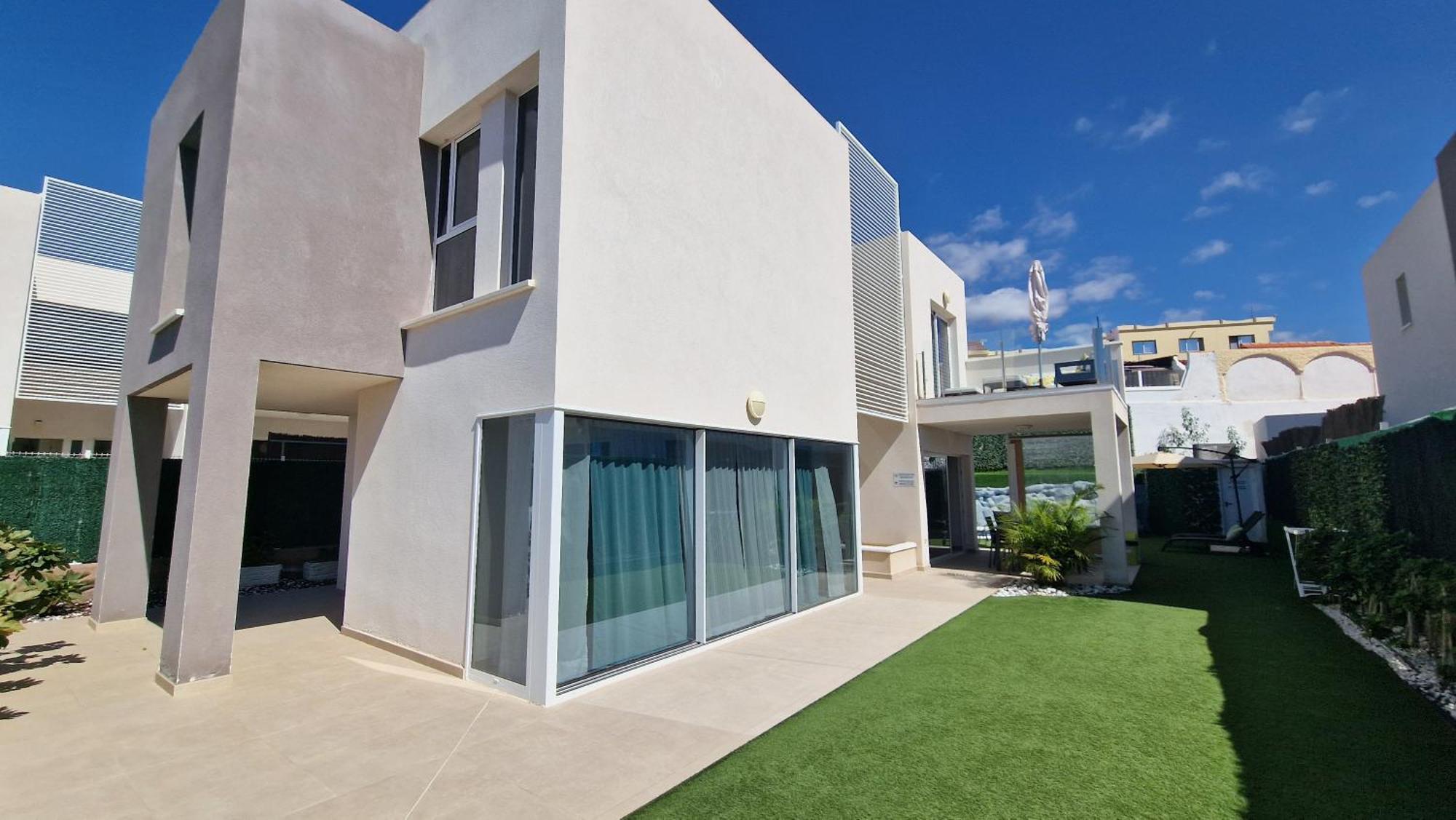 Villa Paraiso-Luxury Villa With Heated Pool アデヘ エクステリア 写真