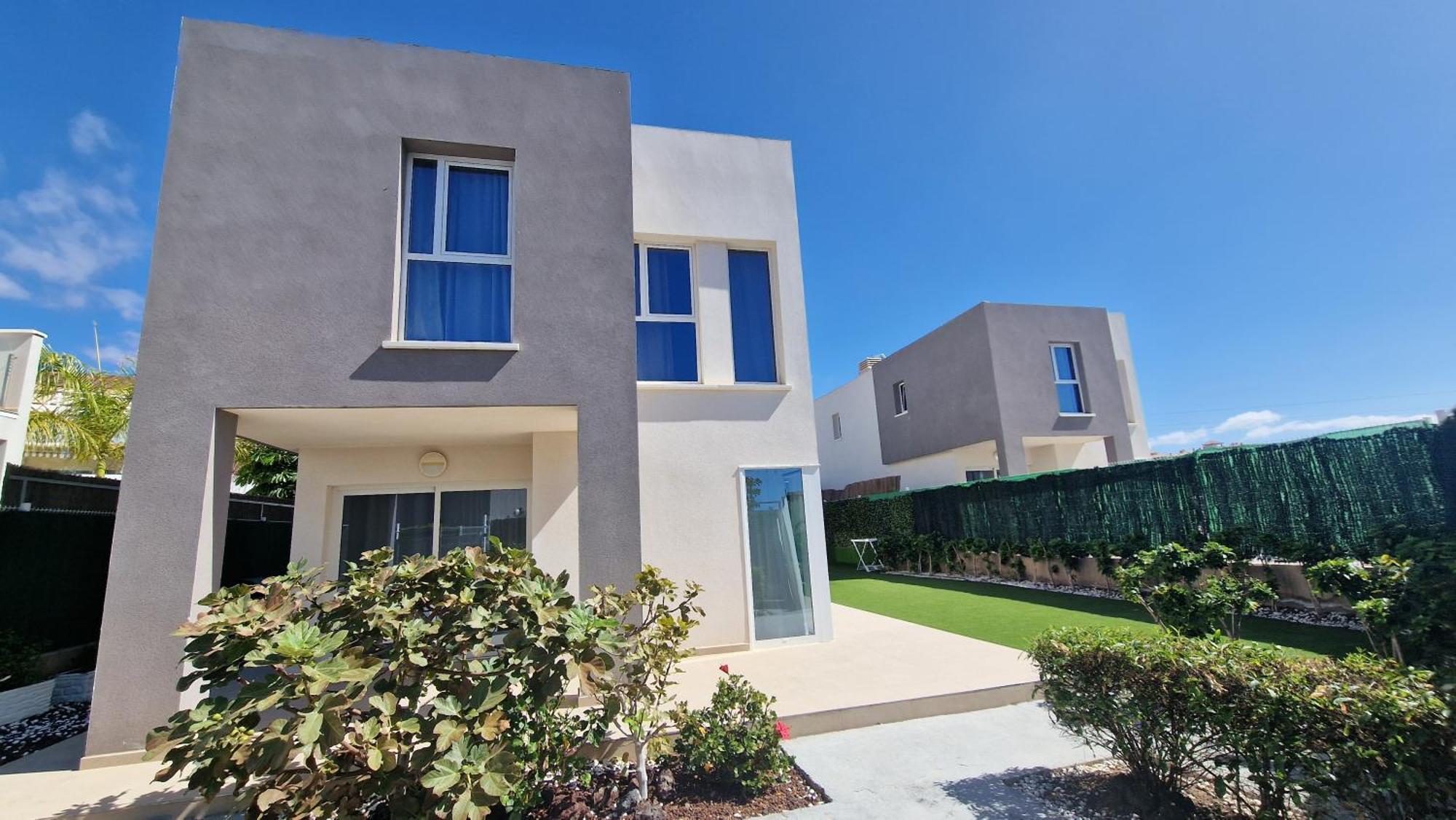 Villa Paraiso-Luxury Villa With Heated Pool アデヘ エクステリア 写真
