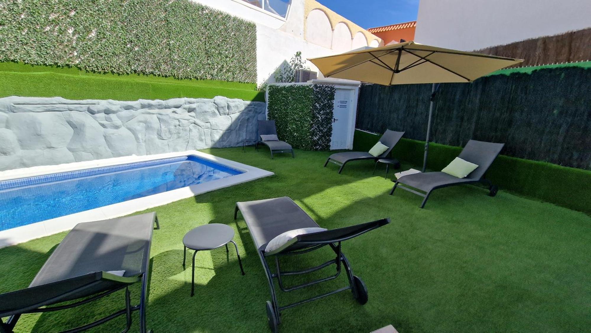 Villa Paraiso-Luxury Villa With Heated Pool アデヘ エクステリア 写真