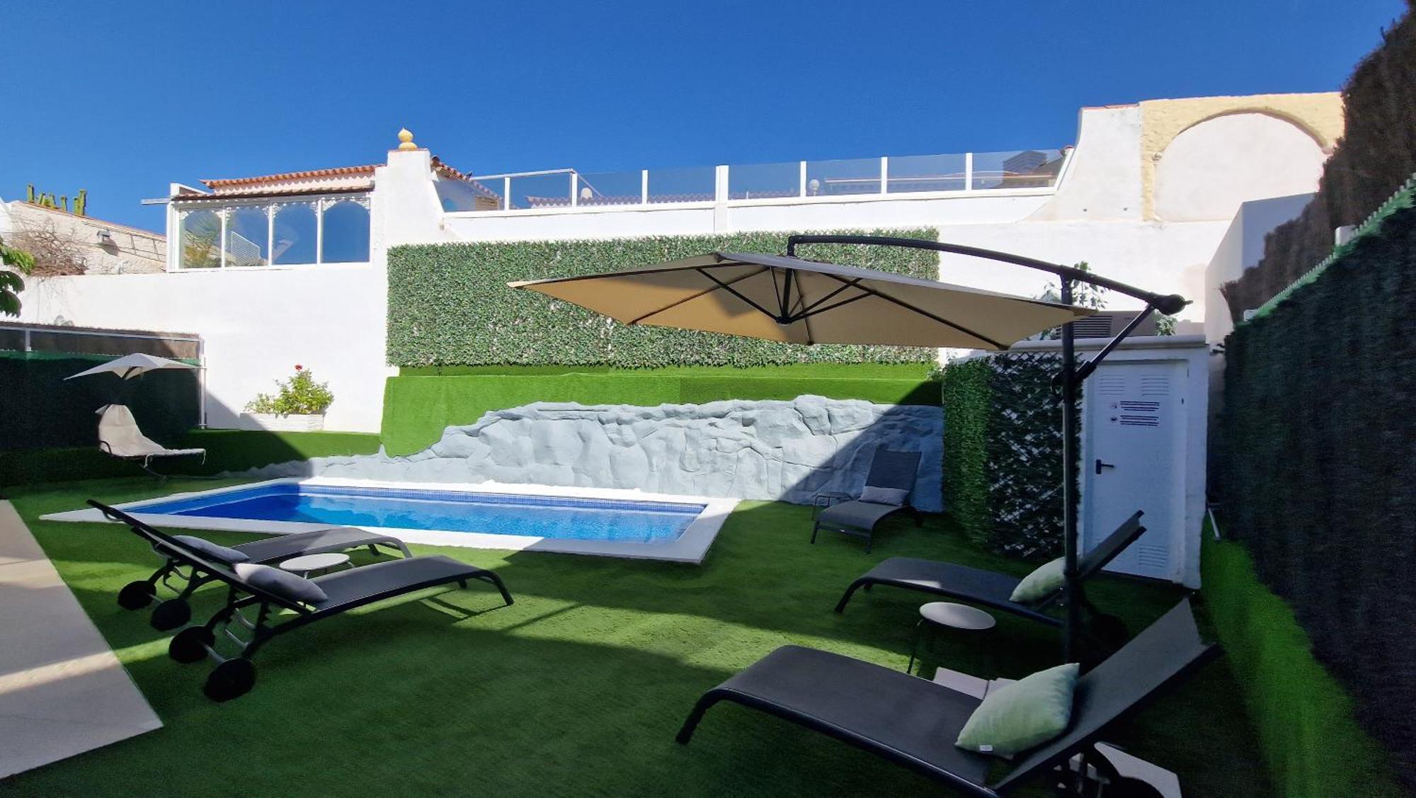 Villa Paraiso-Luxury Villa With Heated Pool アデヘ エクステリア 写真