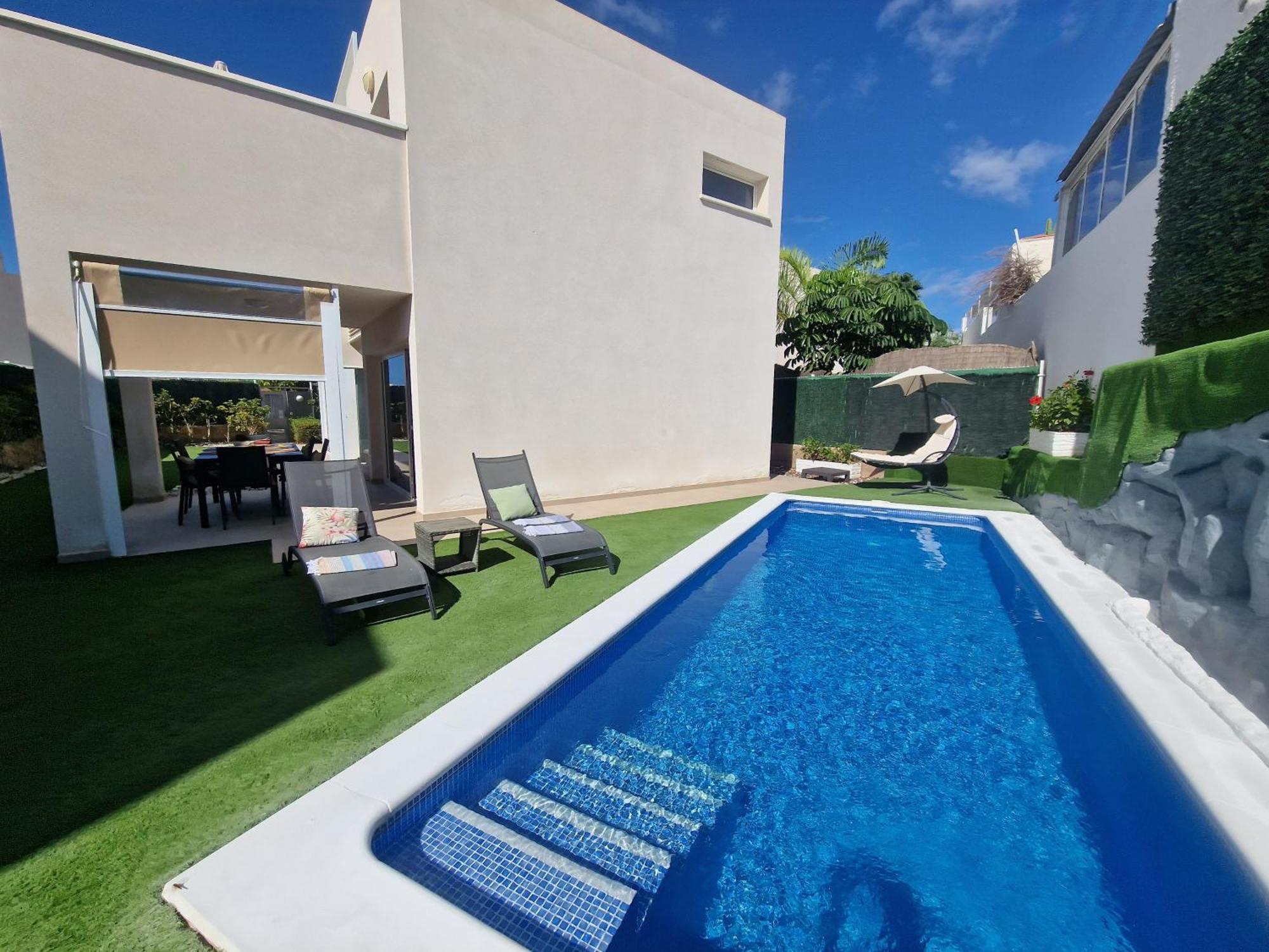 Villa Paraiso-Luxury Villa With Heated Pool アデヘ エクステリア 写真